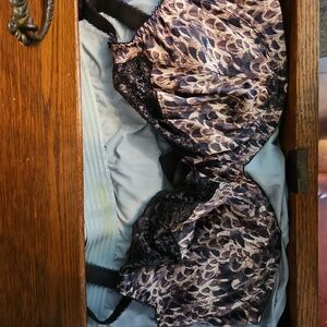 Elomi feather print Java plunge bra 44D